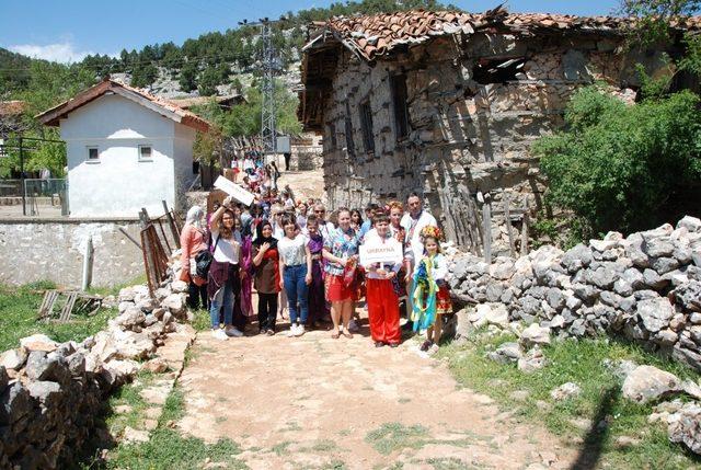 Dünya Çocukları Akseki’de buluşacak