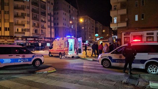 &Ccedil;orum da &ccedil;ıkan kavgada 2 kişi bı&ccedil;akla yaralandı 1