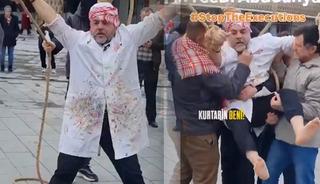 İsrail'i protesto ediyordu: Boynundaki ip sıkışınca... "Kurtar beni"