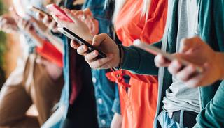 Dijital bağımlılık artıyor: Dikkat &ccedil;ekici boyutlara ulaştı!