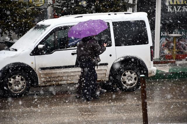Kars ve Ardahan da kar nedeniyle 38 köy yolu ulaşıma kapandı 1