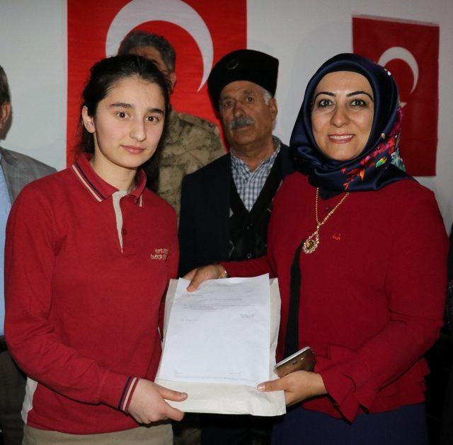 Vanlı öğrencilerden Afrin’deki Mehmetçiğe mektup