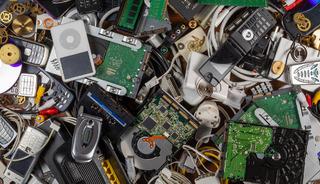 İ&ccedil;inde altın, g&uuml;m&uuml;ş, bakır var: &Ccedil;&ouml;pe atmayın, evde tutmayın