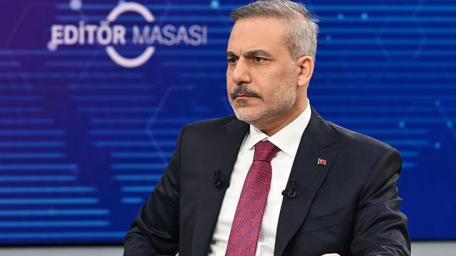 Bakan Fidan'dan H&uuml;rm&uuml;z uyarısı! Ekonomiye y&uuml;k bindirir