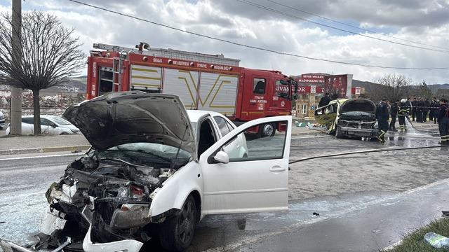 Sivas ta trafik kazasında yaralanan 4 &uuml; futbolcu 5 kişinin tedavisi s&uuml;r&uuml;yor 1