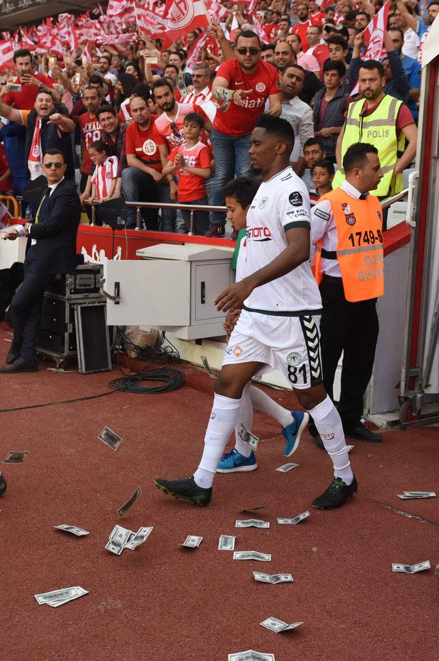 Eto'o'nun Antalyaspor taraftarına cinsel organını gösterdiği iddiası