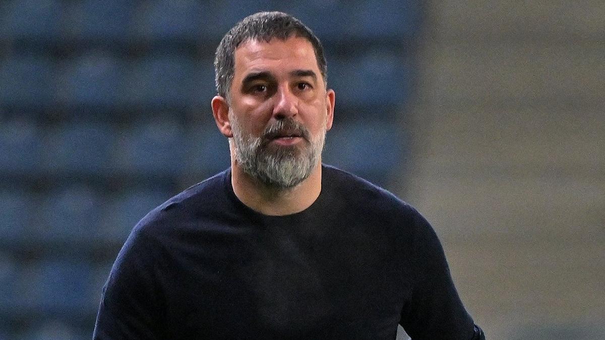 Bir anda sirenler &ccedil;aldı! Arda Turan ın ma&ccedil;ında hava saldırısı alarmı: Karşılaşma durdu 3