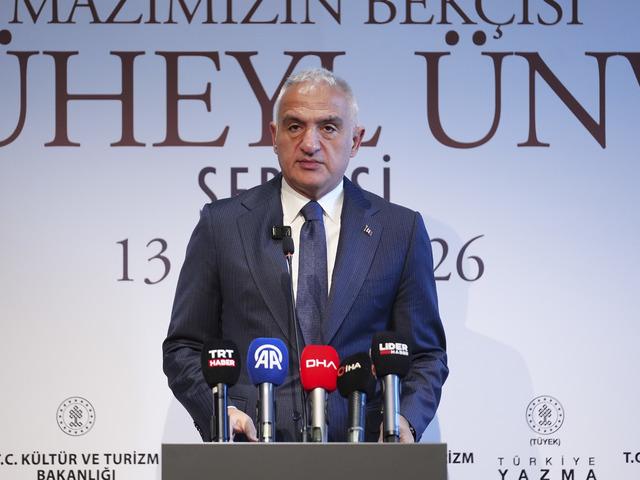 Bakan Ersoy'dan 'S&uuml;heyl &Uuml;nver' s&ouml;zleri! "Tarihimize, k&uuml;lt&uuml;r&uuml;m&uuml;ze ve sanatımıza kattığı değerin kıymeti &ouml;l&ccedil;&uuml;lemez"