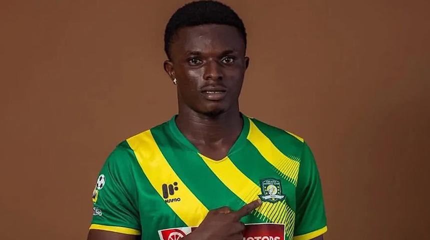 Takım otob&uuml;s&uuml;ne silahlı saldırı! Gen&ccedil; oyuncuyu kafasından vurdular