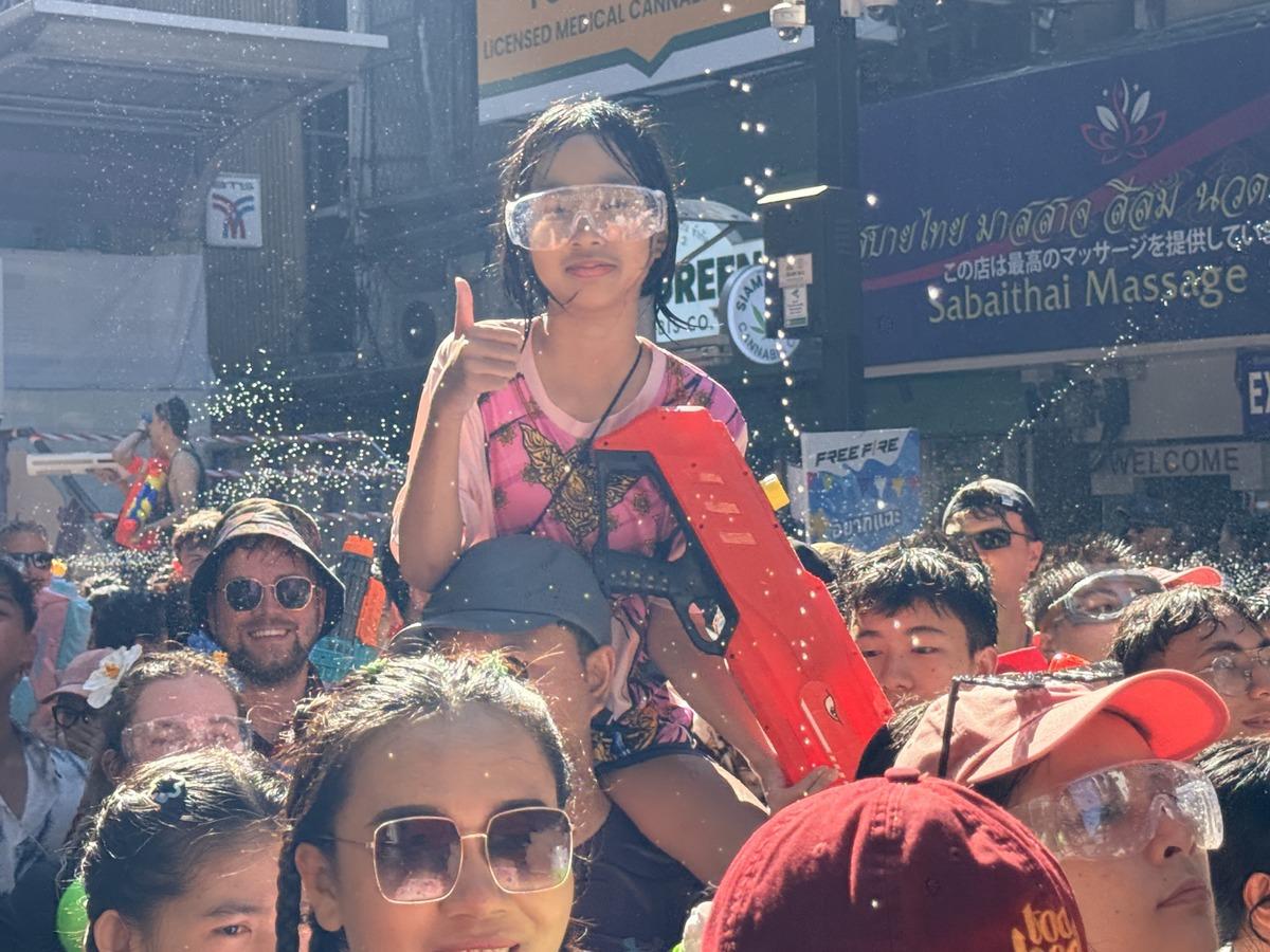 Tayland ın en b&uuml;y&uuml;k bayramı başladı: Songkran Su Festivali nedir? 7