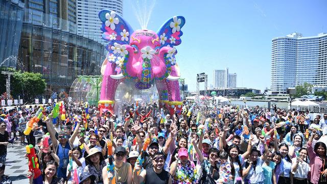 Tayland'ın en büyük bayramı başladı: Songkran Su Festivali nedir?