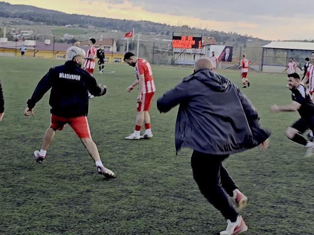 Ma&ccedil; sonunda saha i&ccedil;i bir anda ringe d&ouml;nd&uuml;