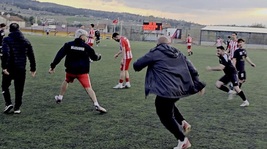 Ma&ccedil; sonunda saha i&ccedil;i bir anda ringe d&ouml;nd&uuml;