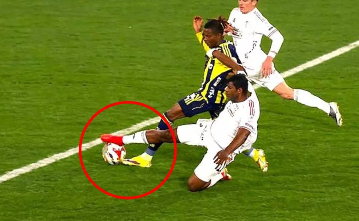 S&uuml;per Lig de deprem! İstifa eden Burak Yılmaz dan T&uuml;rk futbolunu sarsacak s&ouml;zler 4