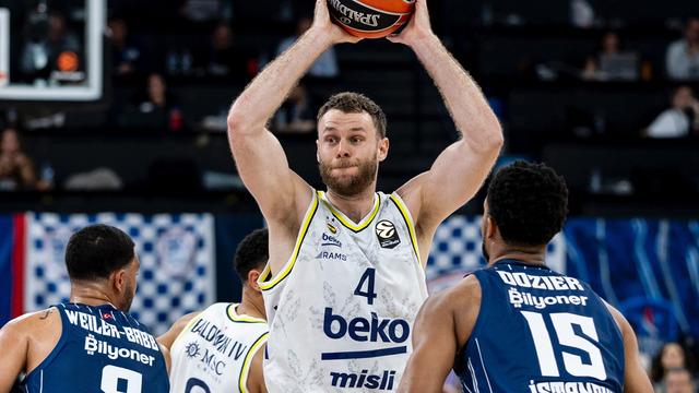 Fenerbahe Beko, Anadolu Efes'i 89-73 mağlup etti
