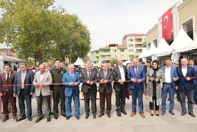 Körfez’de kitap günleri başladı