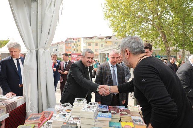 Körfez’de kitap günleri başladı