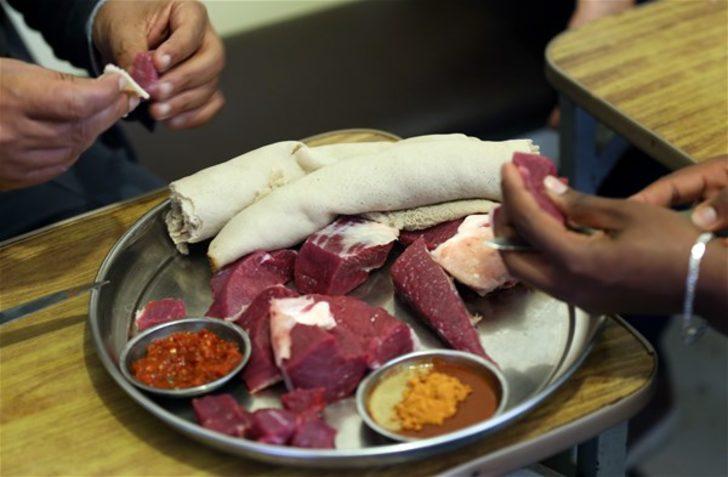 Burada herkes çiğ et yiyor  G1