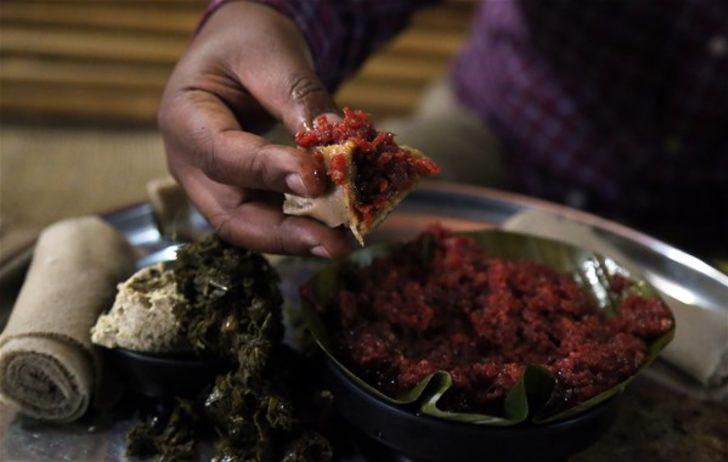 Burada herkes çiğ et yiyor  G3