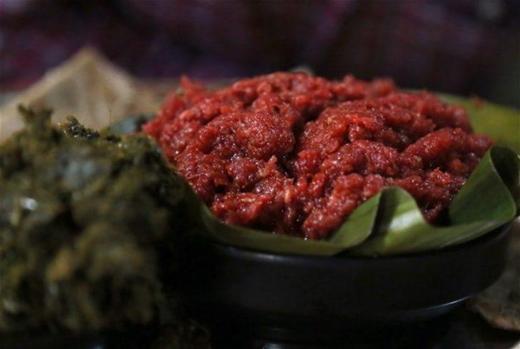 Burada herkes çiğ et yiyor  G4