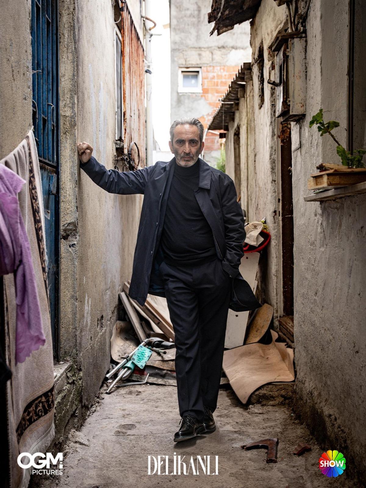 Delikanlı dizisine Fırat Tanış geldi! Sosyal medya ikiye b&ouml;l&uuml;nd&uuml; 1