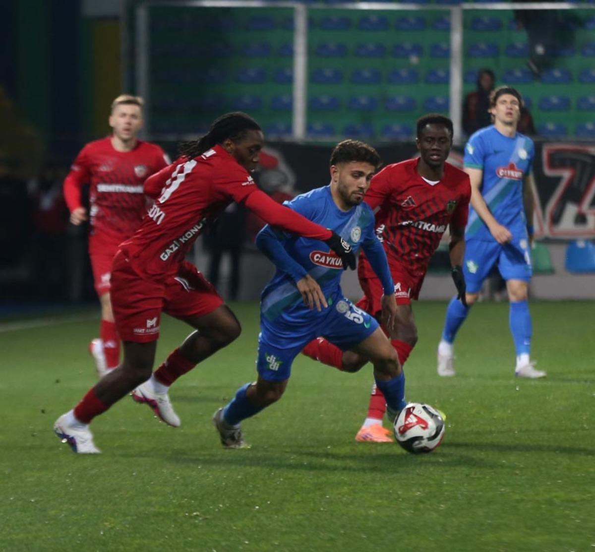 Burak Yılmaz adeta kazan kaldırdı... Anlattıkları deprem yarattı: "Biri beni vurur ha" 1