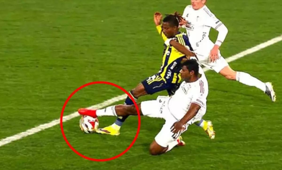 Burak Yılmaz adeta kazan kaldırdı... Anlattıkları deprem yarattı: "Biri beni vurur ha" 5