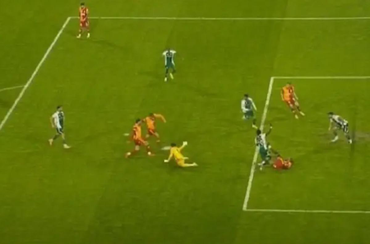 Burak Yılmaz adeta kazan kaldırdı... Anlattıkları deprem yarattı: "Biri beni vurur ha" 6