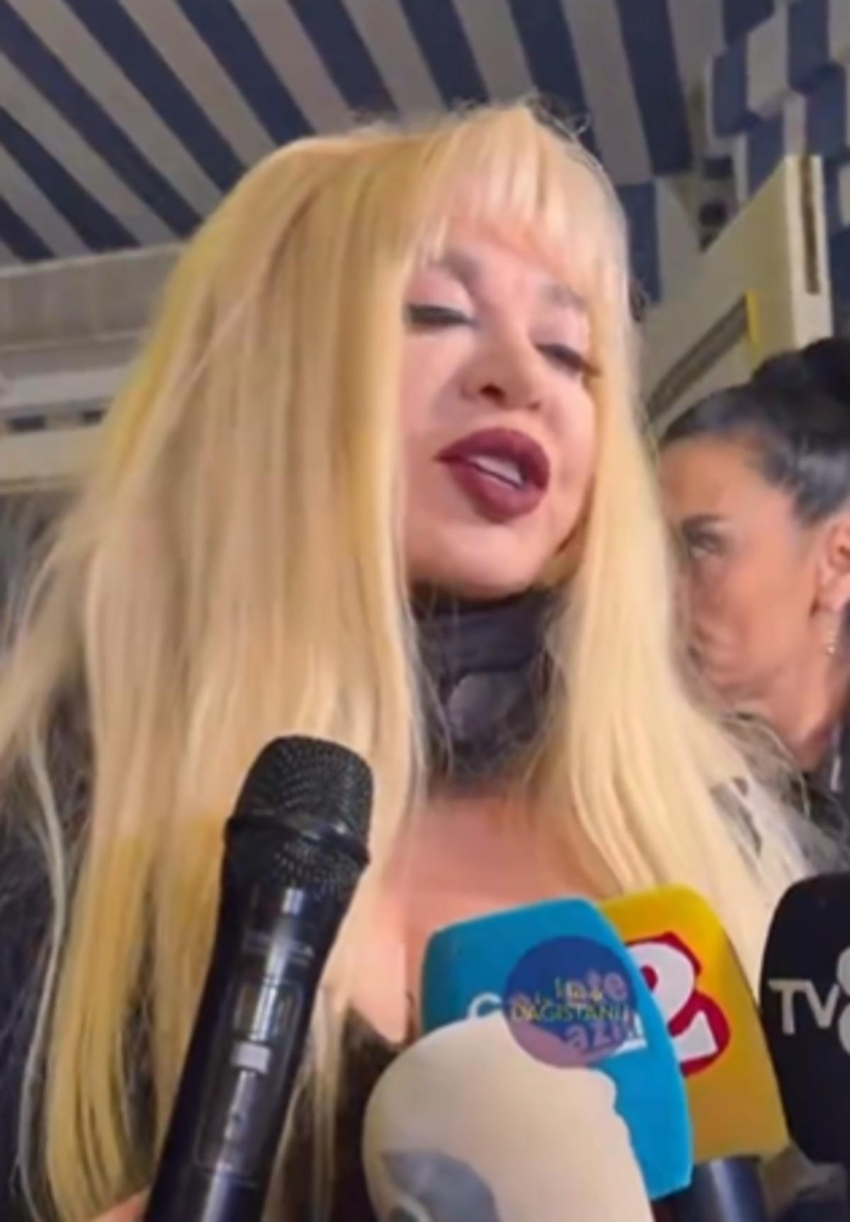 Sağlık sorunları yaşıyordu! Zerrin &Ouml;zer uzun s&uuml;re sonra g&ouml;r&uuml;nt&uuml;lendi 3