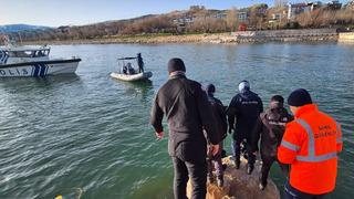 Son dakika: Van G&ouml;l&uuml;&rsquo;nde kaybolan Boran &Ouml;ner'den acı haber geldi: Cansız bedeni bulundu!