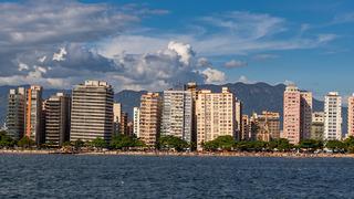 Dünyaca ünlü şehirde alarm! Gökdelenler yan yatıyor, dev tahliye gündemde!