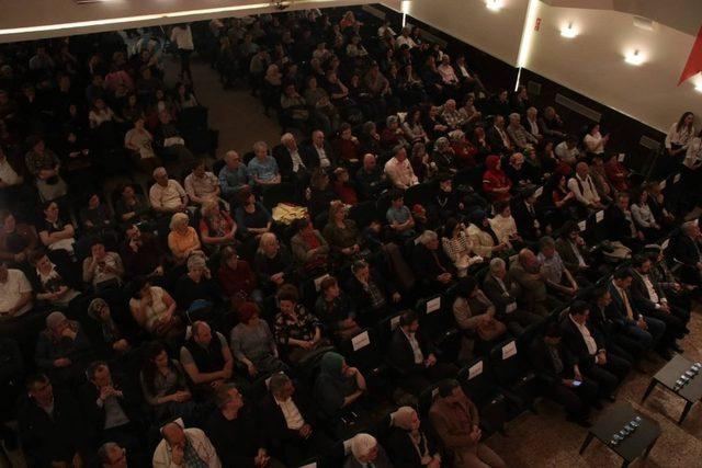 Anadolu’dan Mehmetçiğe Şiir ve Türküler konserine yoğun ilgi