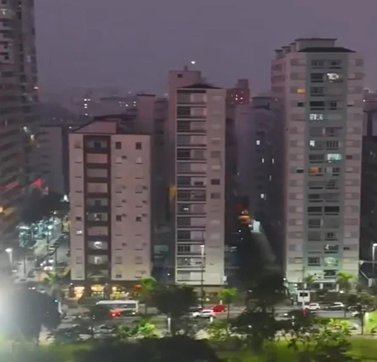 Dünyaca ünlü şehirde alarm! Gökdelenler yan yatıyor, dev tahliye gündemde! 2