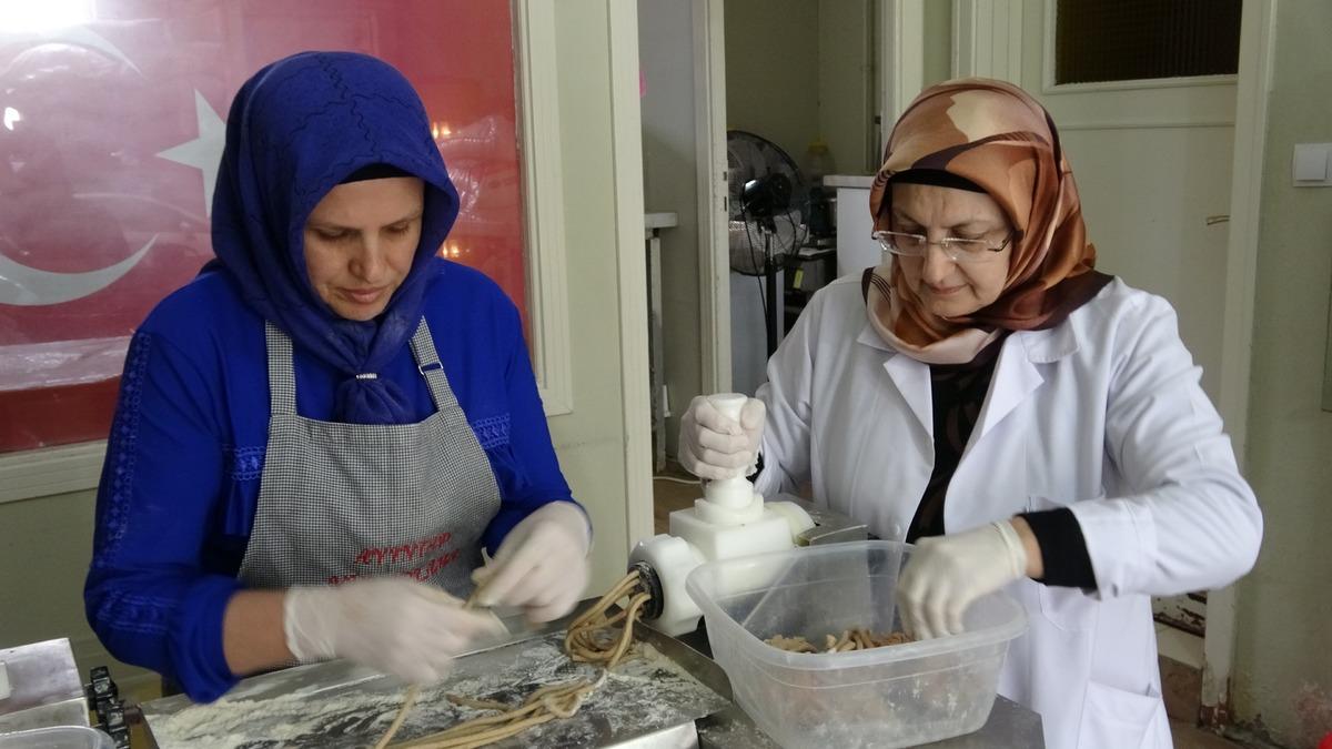 Misafirlerine yaptığı yemek hayatını değiştirdi! 55 yaşındaki kadın siparişlere yetişemiyor 3