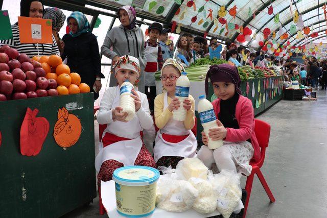 Anasınıfı öğrencileri, pazar esnafı ve zabıta oldu