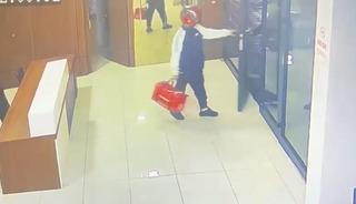 Su&ccedil; &ouml;rg&uuml;tlerine operasyon! Kurye kılığında girip iş insanını silahla alıkoydular