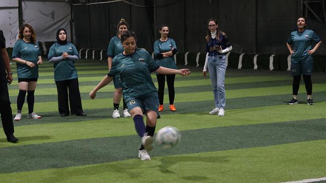 Kadınlar yeşil sahadaki performanslarıyla erkeklere taş çıkardı!