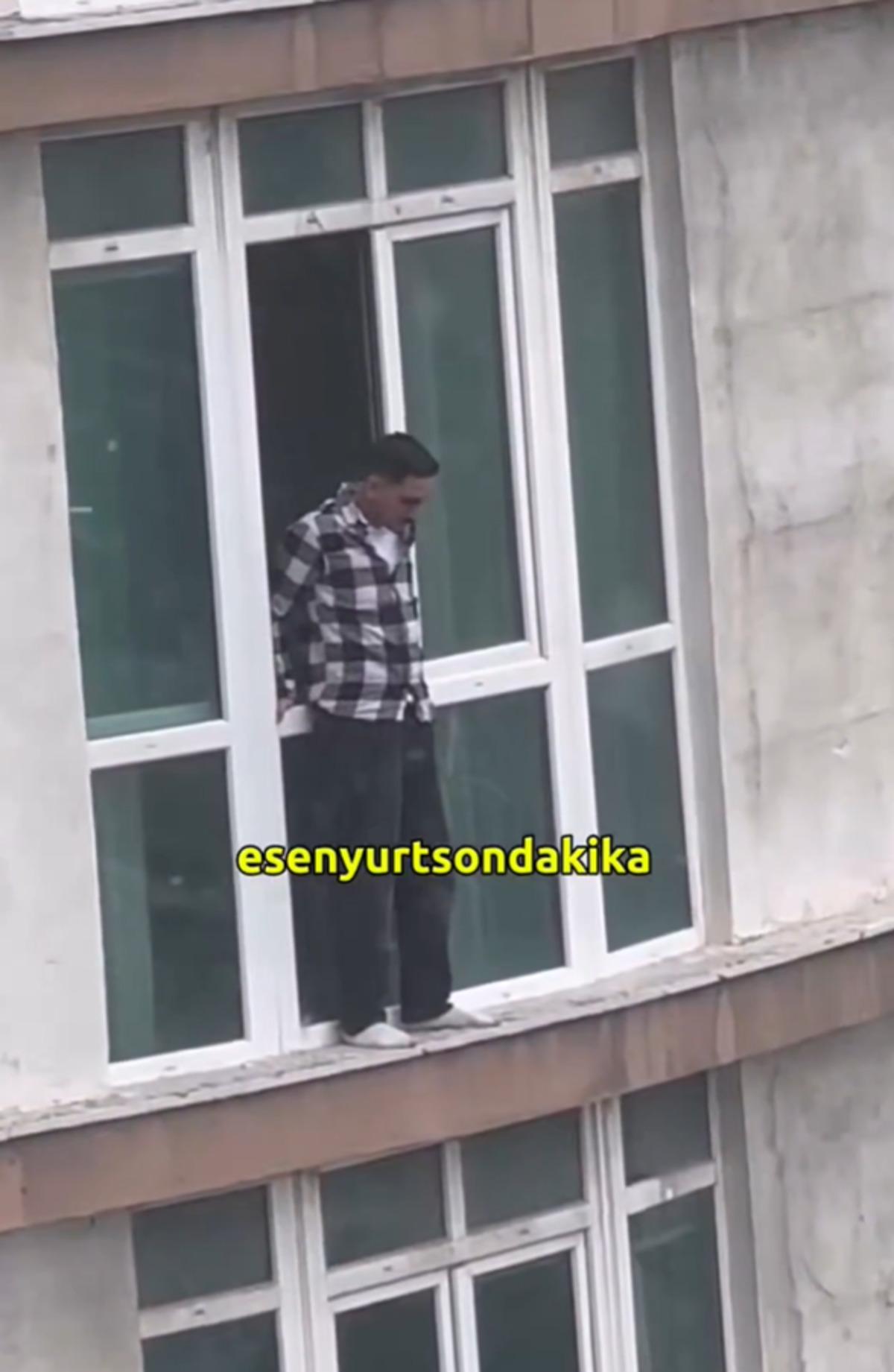 Dün vazgeçmişti, bugün aynı pencereye yeniden çıkıp intihar etti 1