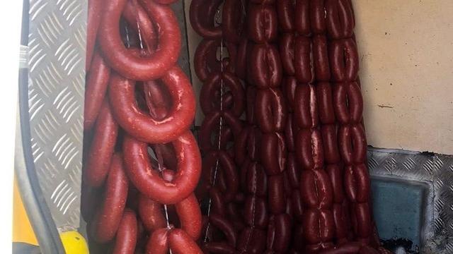 Kırşehir’de 96 kilo kaçak sucuk ele geçirildi