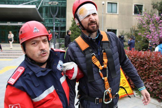 Esenler’de deprem tatbikatı ile gençlere afet bilinci