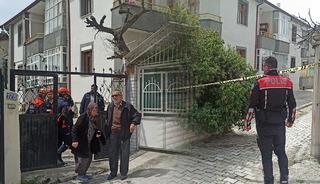 Konya'da korkutan g&ouml;r&uuml;nt&uuml;! B&uuml;y&uuml;k &ccedil;atlaklar oluştu