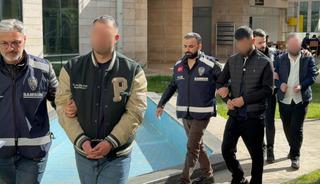 Hesabı fazla aldıklarını iddia edip kurşun yağdırdılar, ger&ccedil;eği g&ouml;r&uuml;nce d&ouml;n&uuml;p &ouml;z&uuml;r dilediler