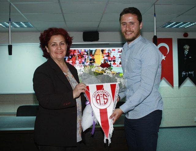 Antalyasporlu Musa Nizam, öğrencilerin konuğu oldu