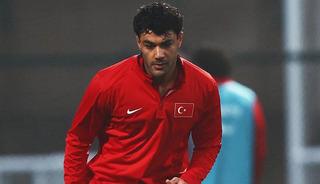 Galatasaray'a tarihi &ccedil;alım! Ozan Kabak imzayı attı