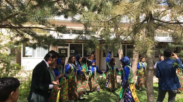 Gevaş’ta müzik, tiyatro ve imza günü etkinliği