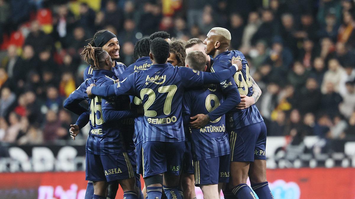 S&uuml;per Lig i&ccedil;in olay yaratan şampiyonluk kehaneti! "3 puan farkla..." 5