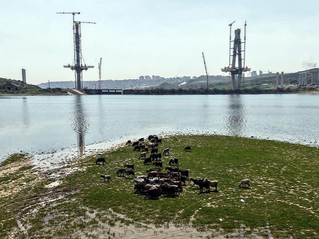 İstanbul'un yeni y&uuml;z&uuml;: Bir yanda k&ouml;pr&uuml; diğer yanda ke&ccedil;iler