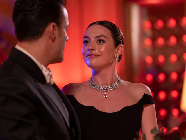 Yeni b&ouml;l&uuml;m &ouml;ncesi yorum yağdı! 'Diziyi u&ccedil;urmuşlar'