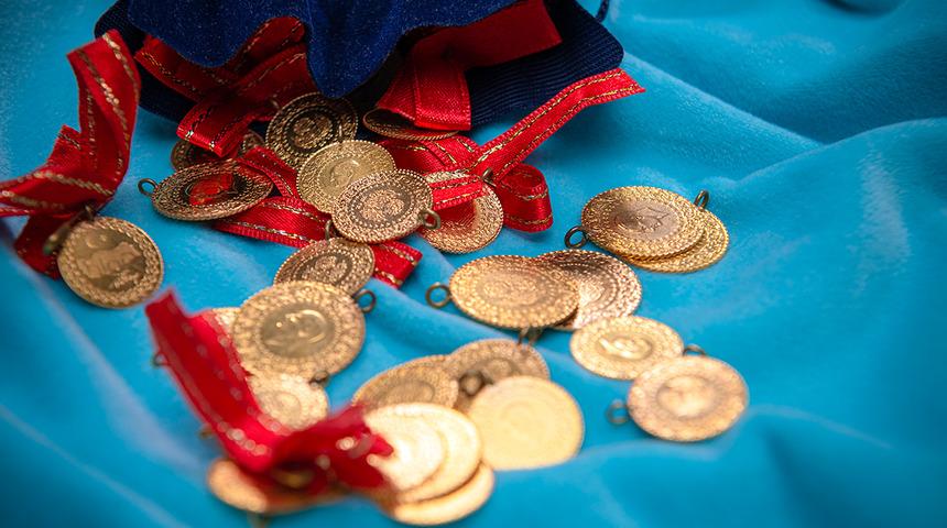 Gram altında d&uuml;ş&uuml;ş! &Ccedil;eyrek altın fiyatı: 15 Nisan altın fiyatları