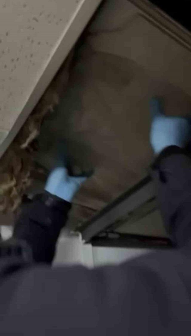 Uyuşturucuyu tavan arasına sakladılar… Polis tek tek ortaya çıkardı 3